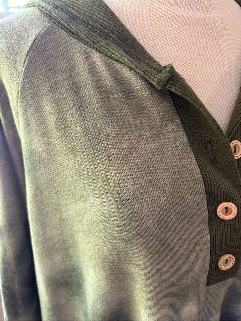 See In Love Olive Green Tie-Dye Hoodie Tunic - Picture 2 of 10